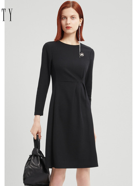 FINITY黑色连衣裙秋冬时尚气质收腰法式中长款小黑裙子女