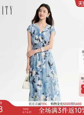 FINITY菲妮迪连衣裙26年夏季新款简约蓝色印花V领优雅系带长裙女