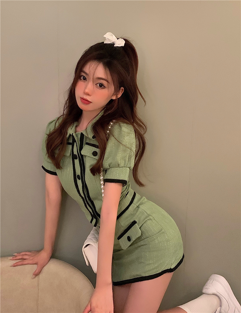 Real price green single breasted foreign style short sleeve shirt + high waist and thin buttock skirt