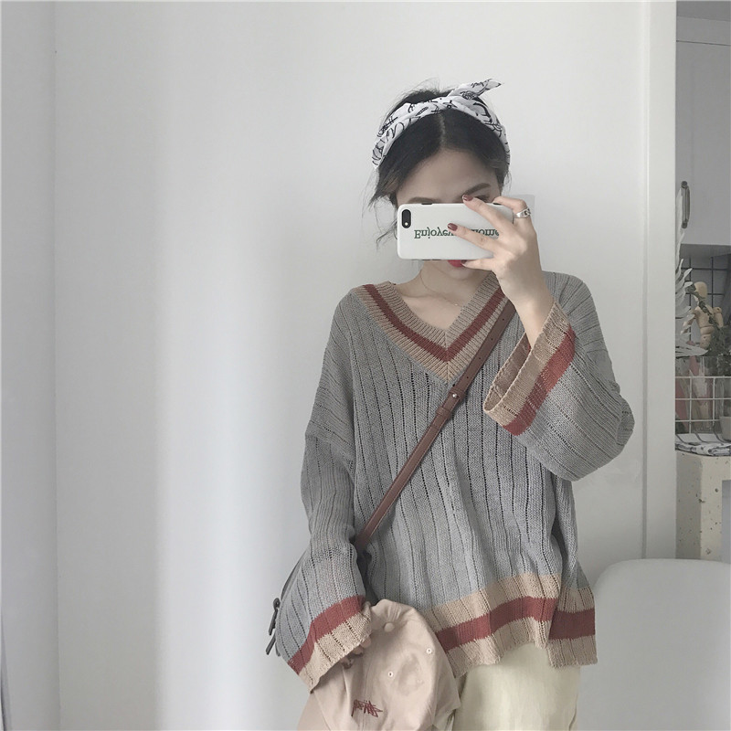 Practical Shot ~Early Autumn Recommendation of Simple Chic Wind Colour V-Collar Slender Long Sleeve Knitted Sweaters