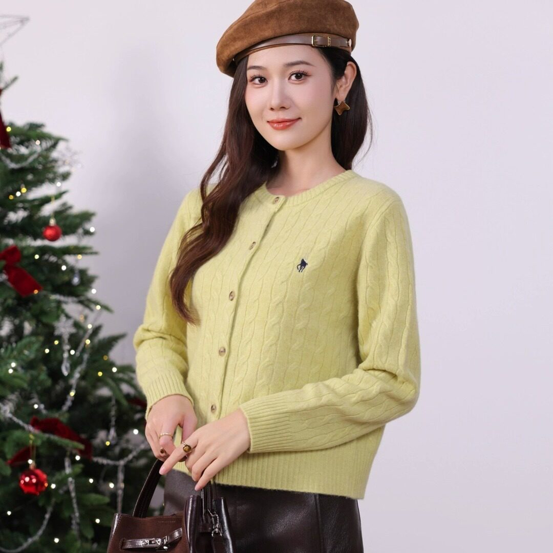 特价SANER欧韩站2025秋冬新款女装824690休闲风麻花羊毛开衫