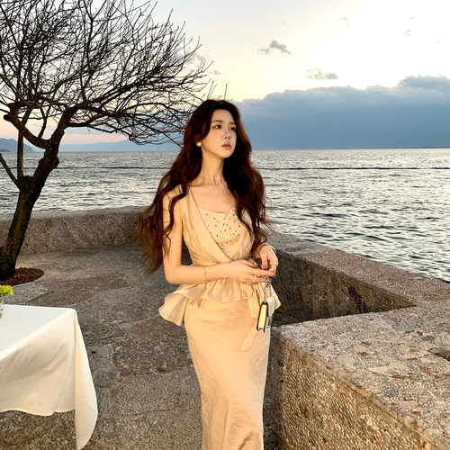 木子李的李温柔缎面套装