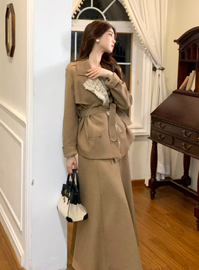 木子李的李设计感蕾丝拼接长袖上衣收腰风衣外套半身大伞裙套装秋