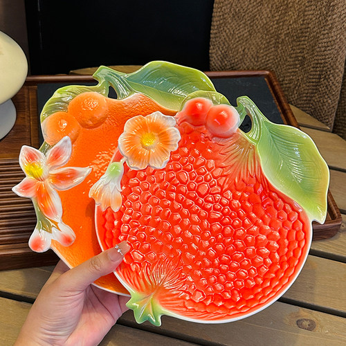 釉下彩更健康。手工绘画更生动。