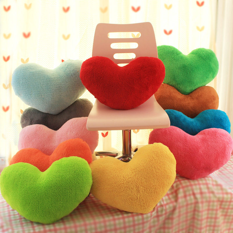 含芯星星靠垫心形抱枕批发毛绒玩具婚庆枕头七夕情人节礼物女