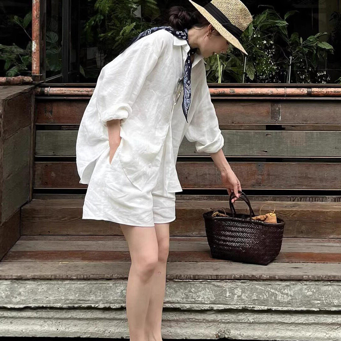白色棉麻衬衫女夏季薄款亚麻上衣宽松透气老钱风长袖防晒开衫外套