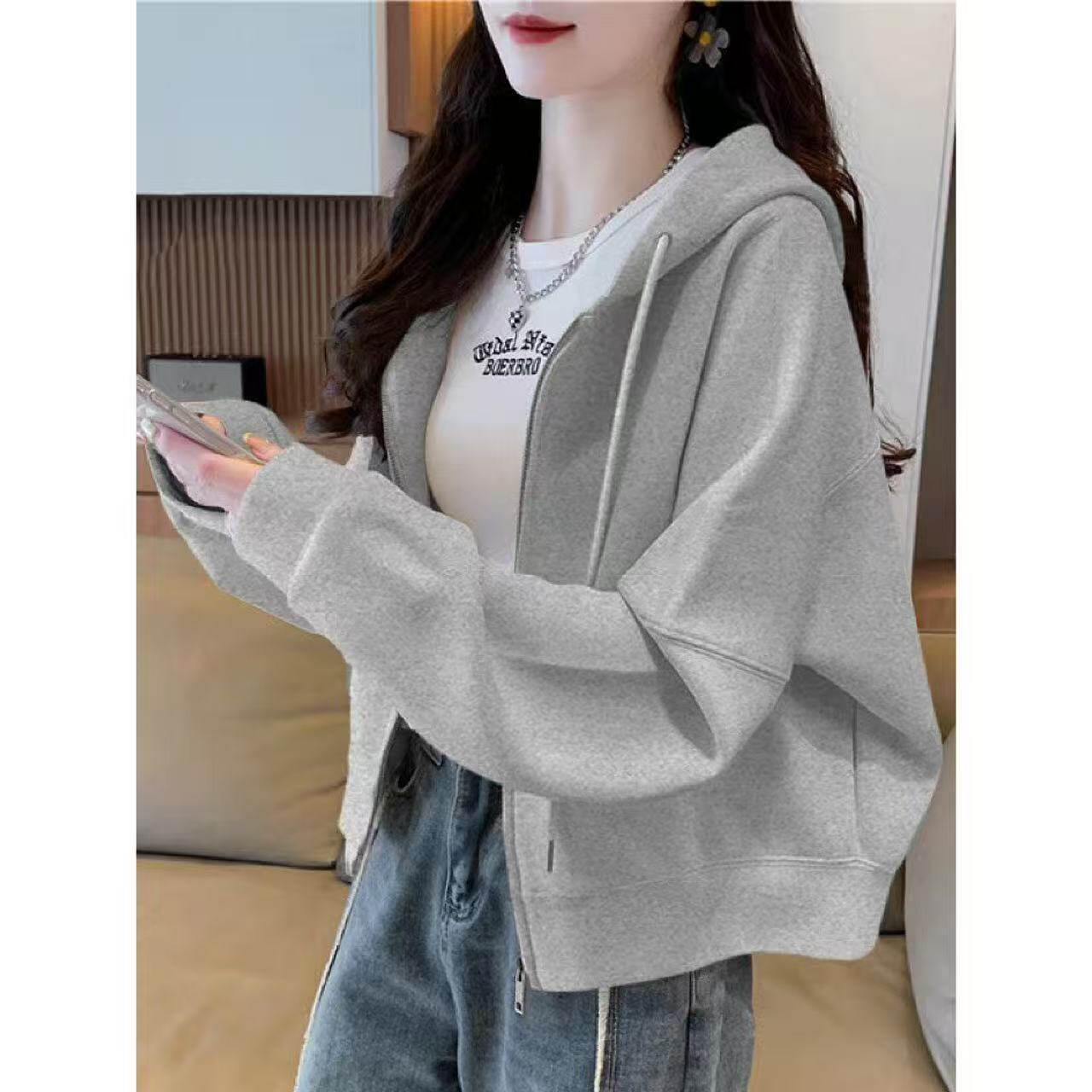 浅灰色短款连帽卫衣外套女春秋新款内搭显瘦上衣女小个子拉链开衫