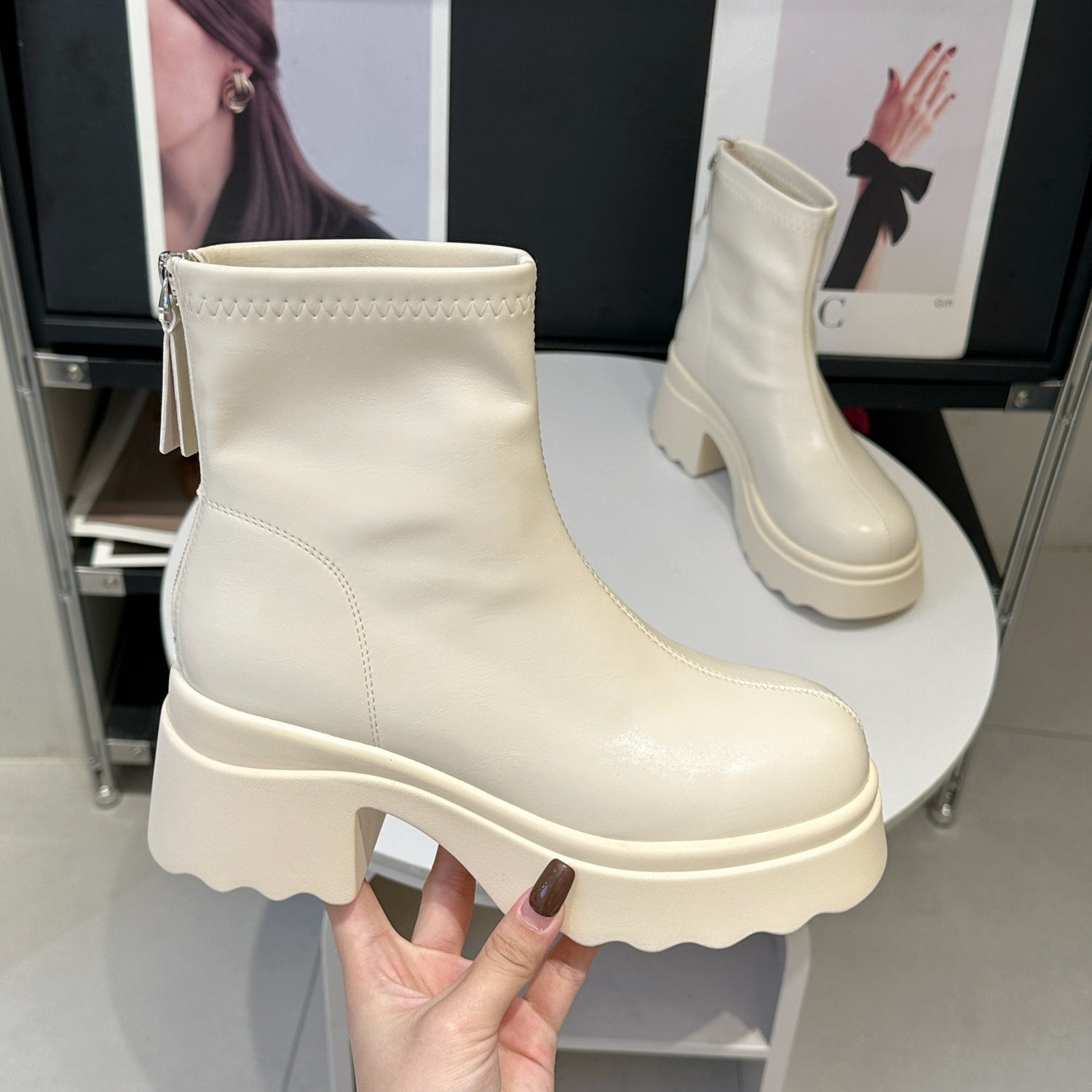 自带秋冬氛围感~上脚真的好酷帅