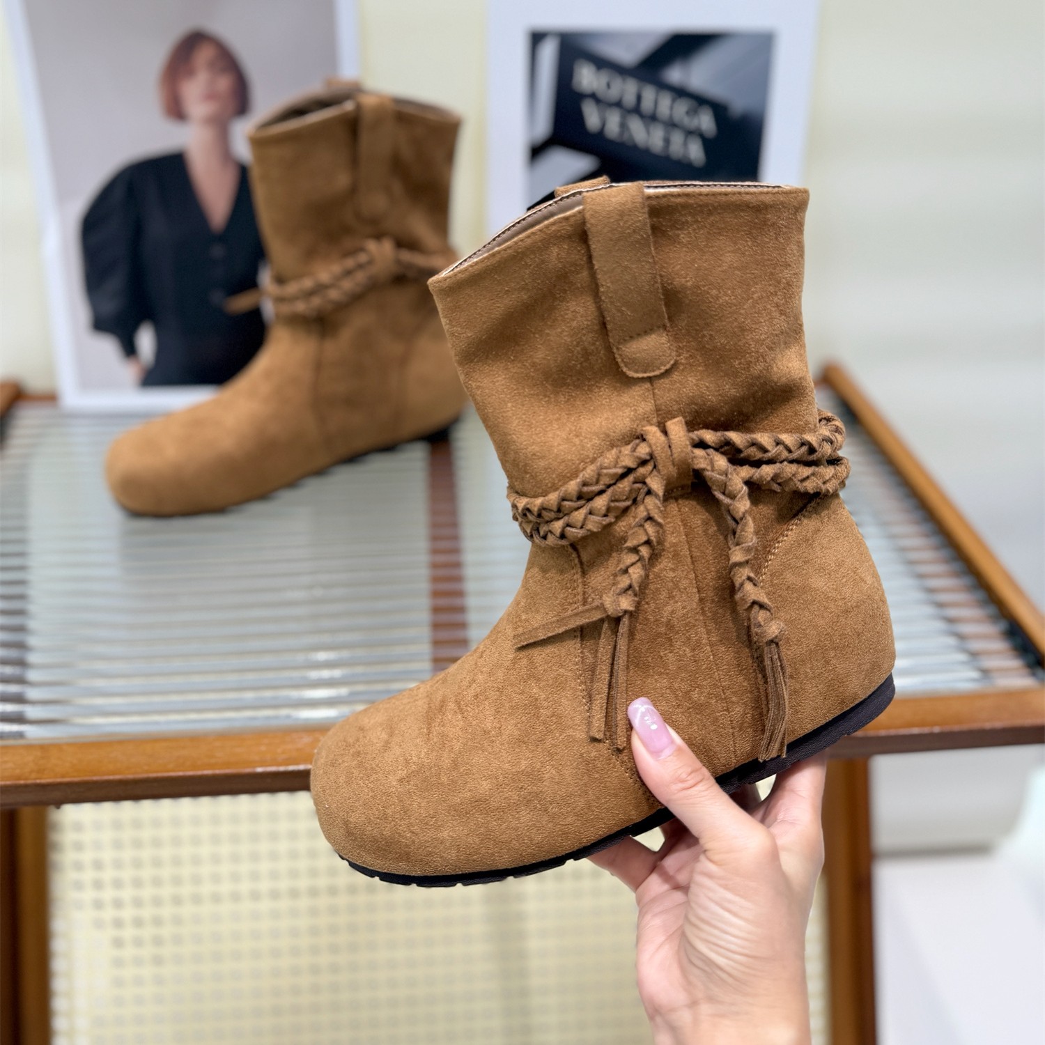 高级感复古百搭厚底增高绒面短靴