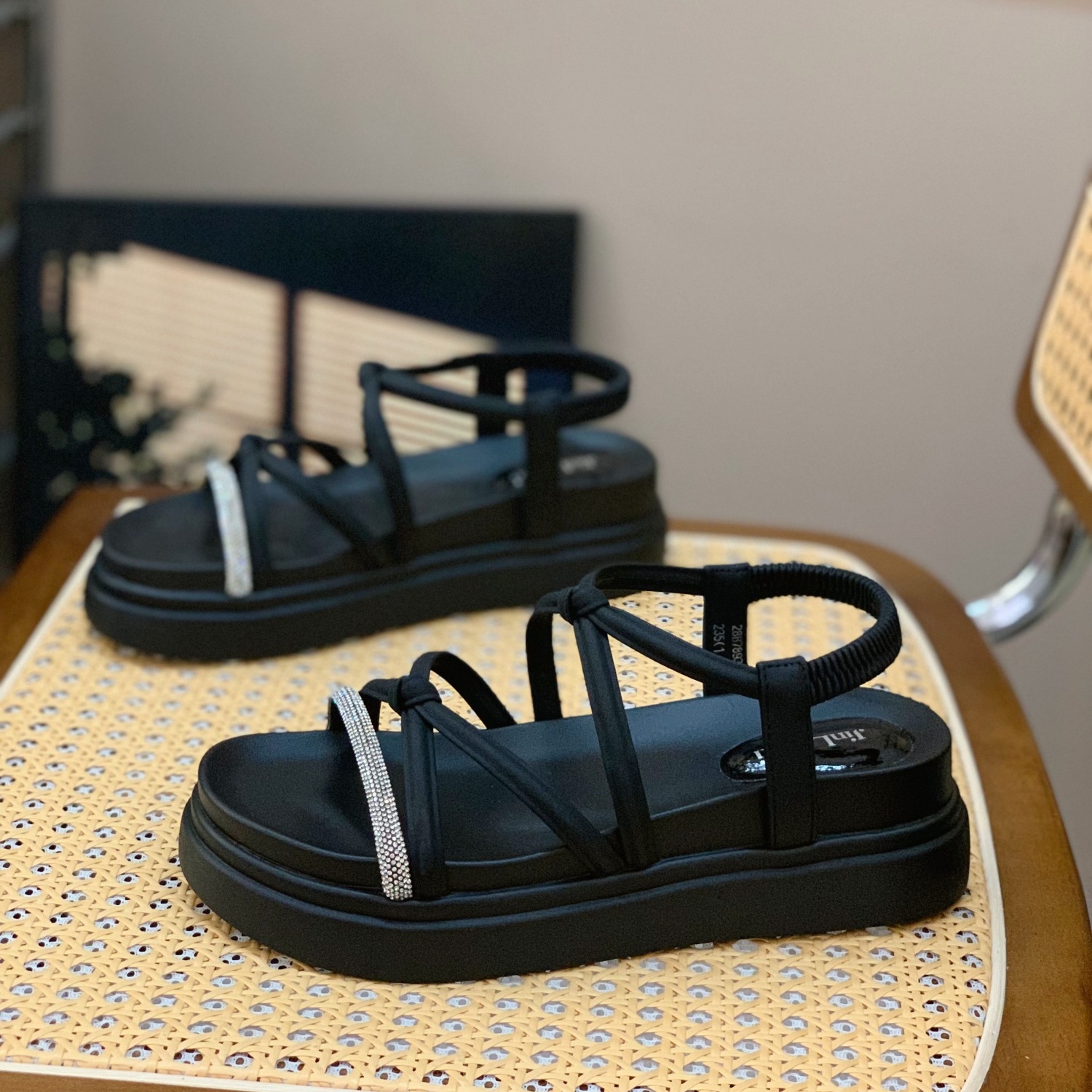 轻便松糕厚底后松紧一脚蹬沙滩鞋