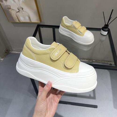 配裙子多巴胺厚底不累脚松糕板鞋