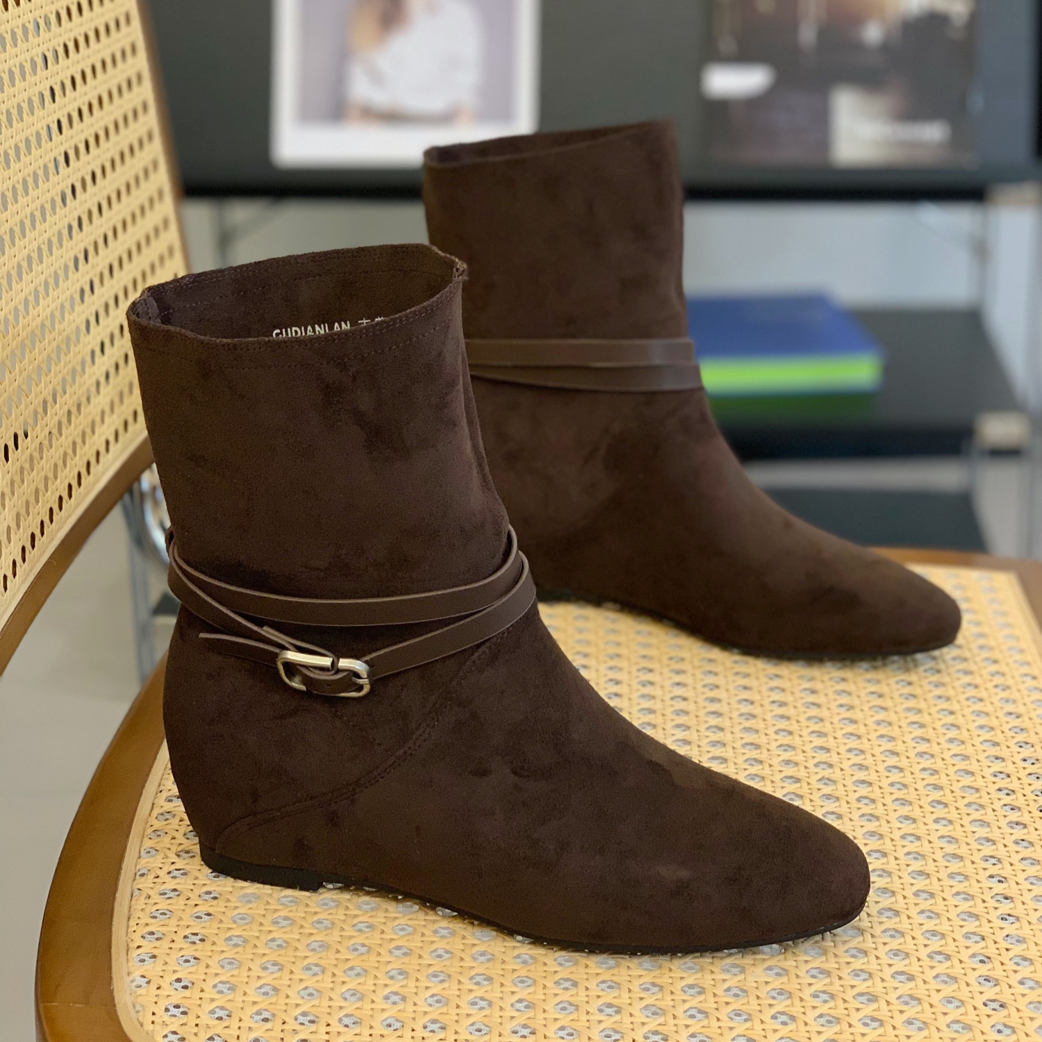 显脚小时尚感百搭小众美拉德短靴