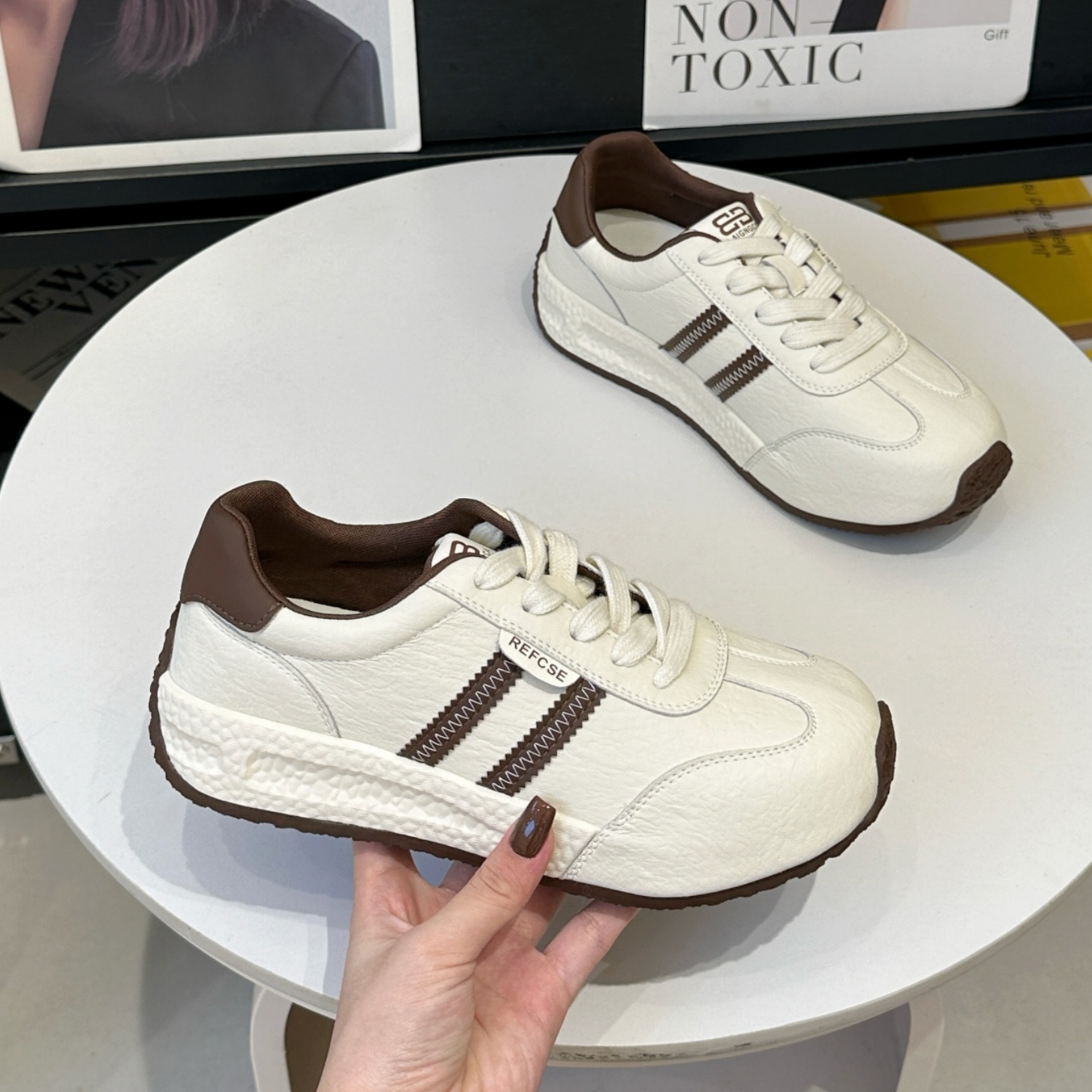 真皮复古平底阿甘鞋女2025秋季爆款显脚小百搭学生板鞋运动德训鞋