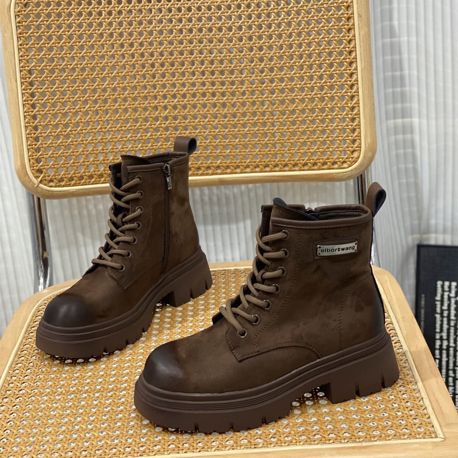 拯救小粗腿~复古绒面马丁靴短靴