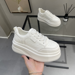 小个子真皮小白鞋女2025秋季新款厚底百搭高级感休闲轻便松糕板鞋