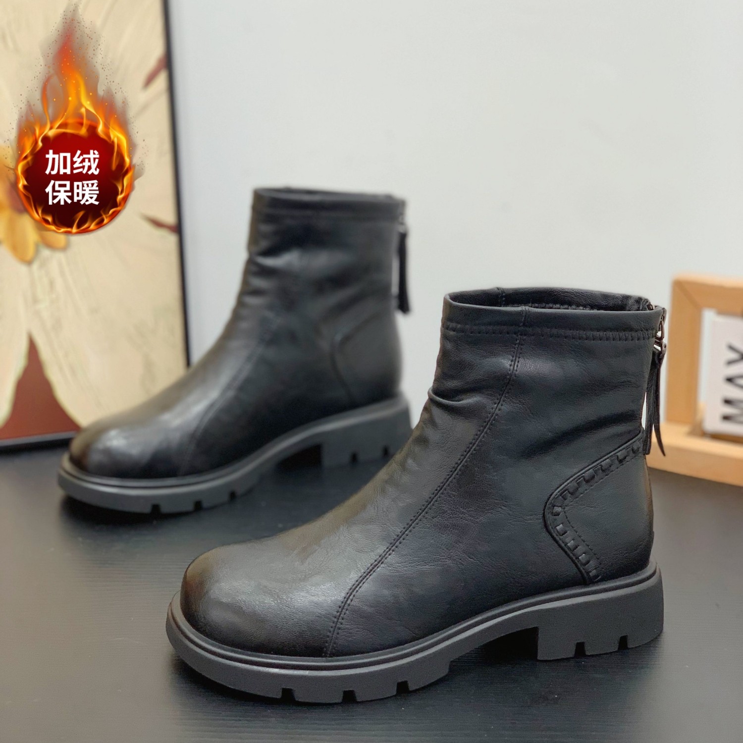 冬季加绒大头短靴女2025超火平底马丁靴复古气质时尚百搭瘦瘦靴子