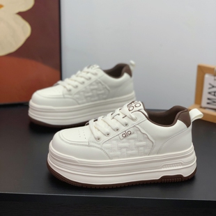 配裙子真皮小白鞋女2025秋冬新款爆款小个子增高厚底休闲运动板鞋