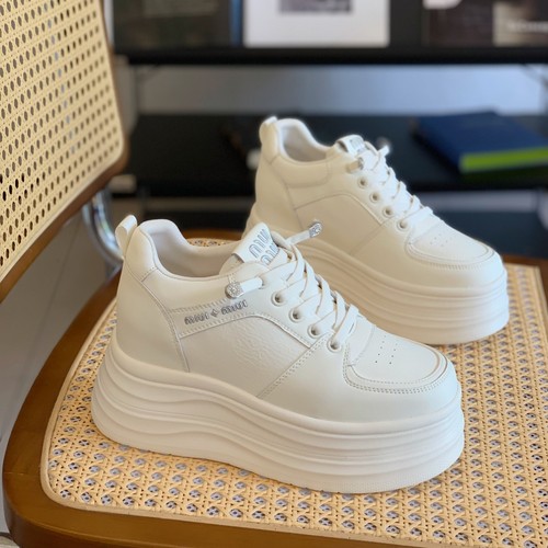 时尚百搭减龄学院风显脚小休闲鞋