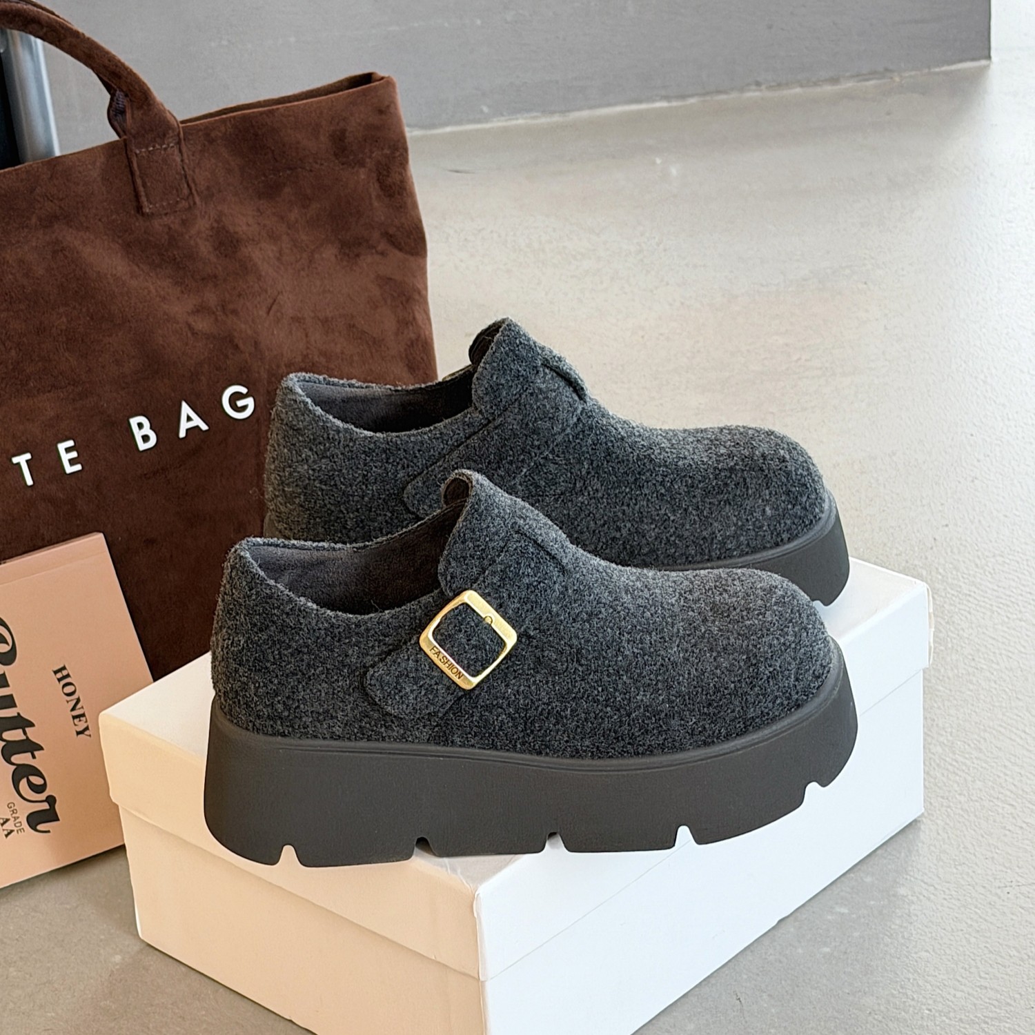 复古灰色高级感毛呢勃肯鞋女2026春秋新款厚底松糕鞋百搭休闲单鞋