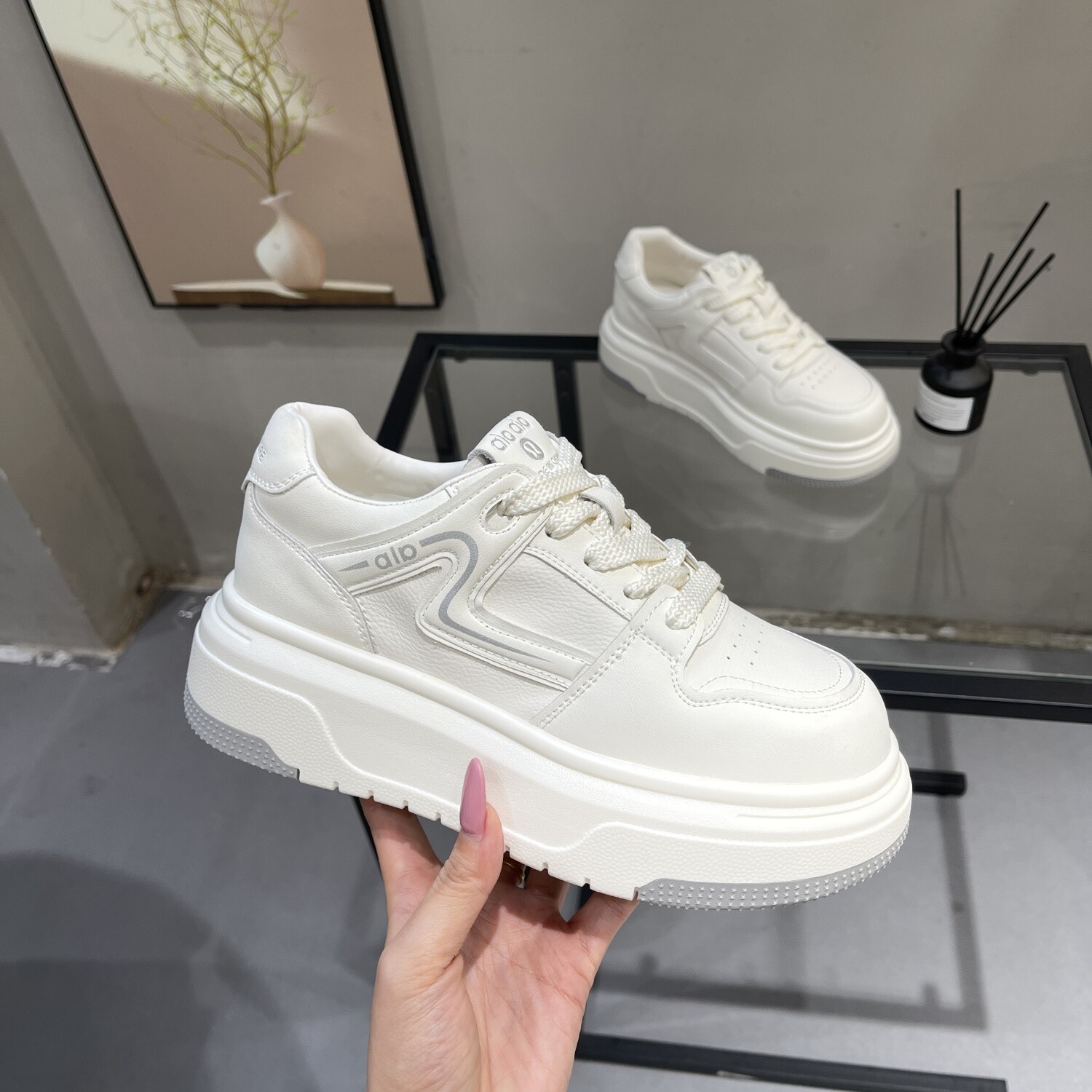 松糕厚底真皮小白鞋女2026春季爆款百搭小个子增高轻便运动休闲鞋