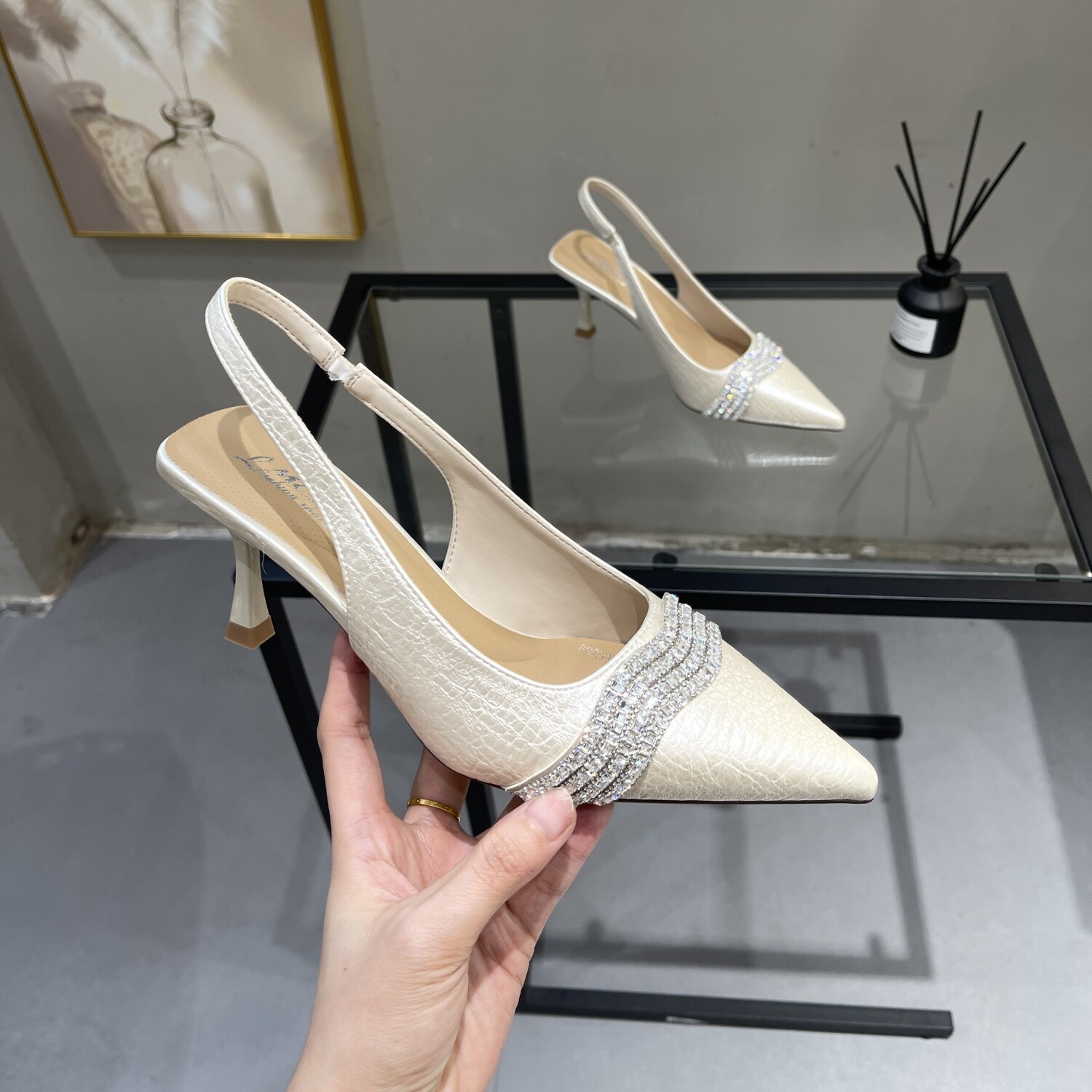 仙女风尖头细跟7cm包头凉鞋女2026春夏新款配裙子气质水钻高跟鞋