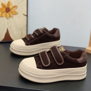 秋冬美拉德松糕厚底板鞋女2025超火绒面大头鞋魔术贴时尚面包鞋子