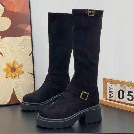 复古绒面粗跟7CM小个子女骑士靴2025冬季新款百搭平口皮带扣长靴