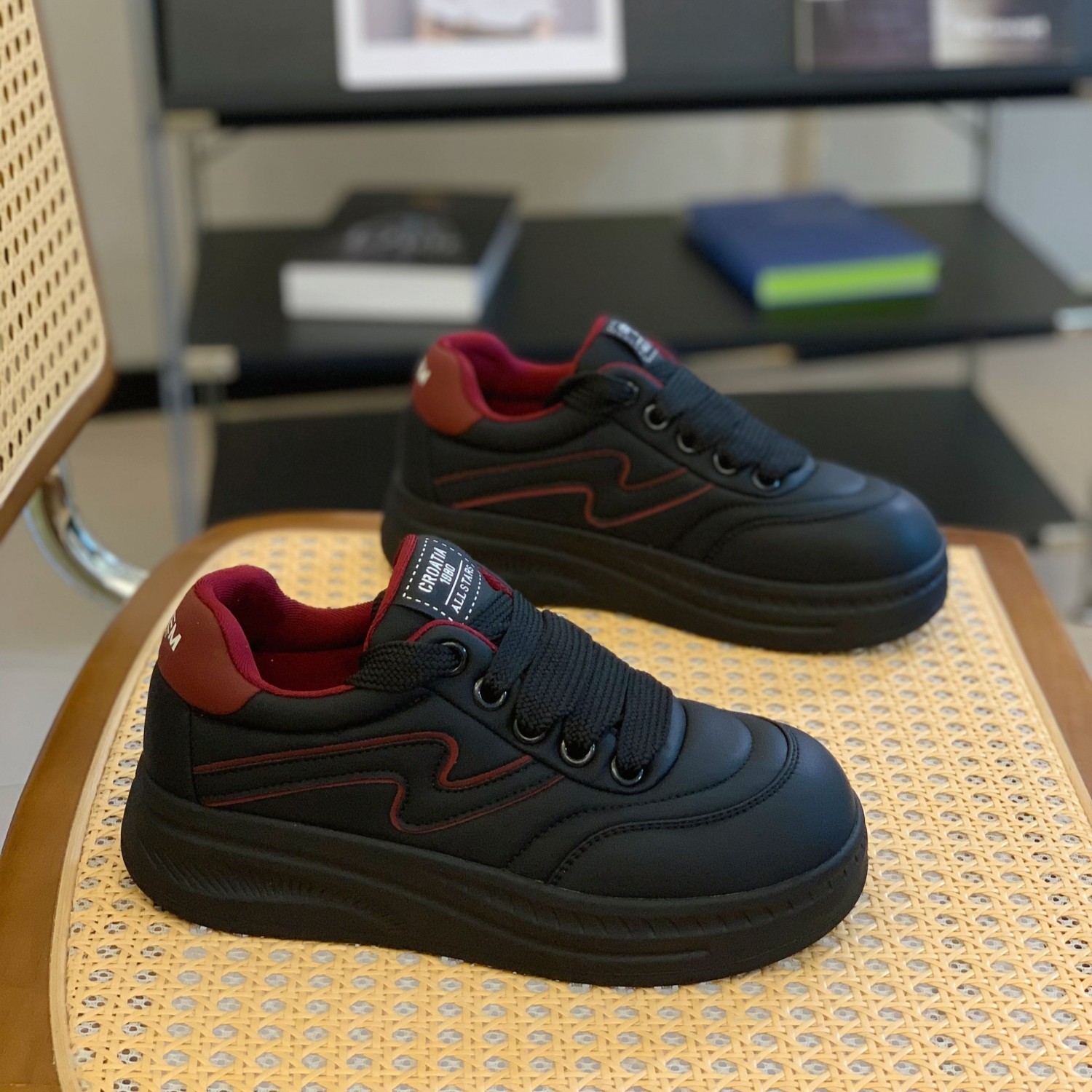 2025秋冬爆款厚底面包鞋女超火圆头减龄时尚休闲舒适通勤真皮板鞋,女鞋,休闲板鞋,淘宝优惠券,粉丝福利购,淘宝优惠卷