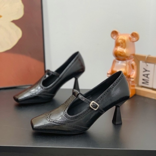 法式方头布洛克鞋女2026春季新款一字带复古细跟6cm高跟玛丽珍鞋