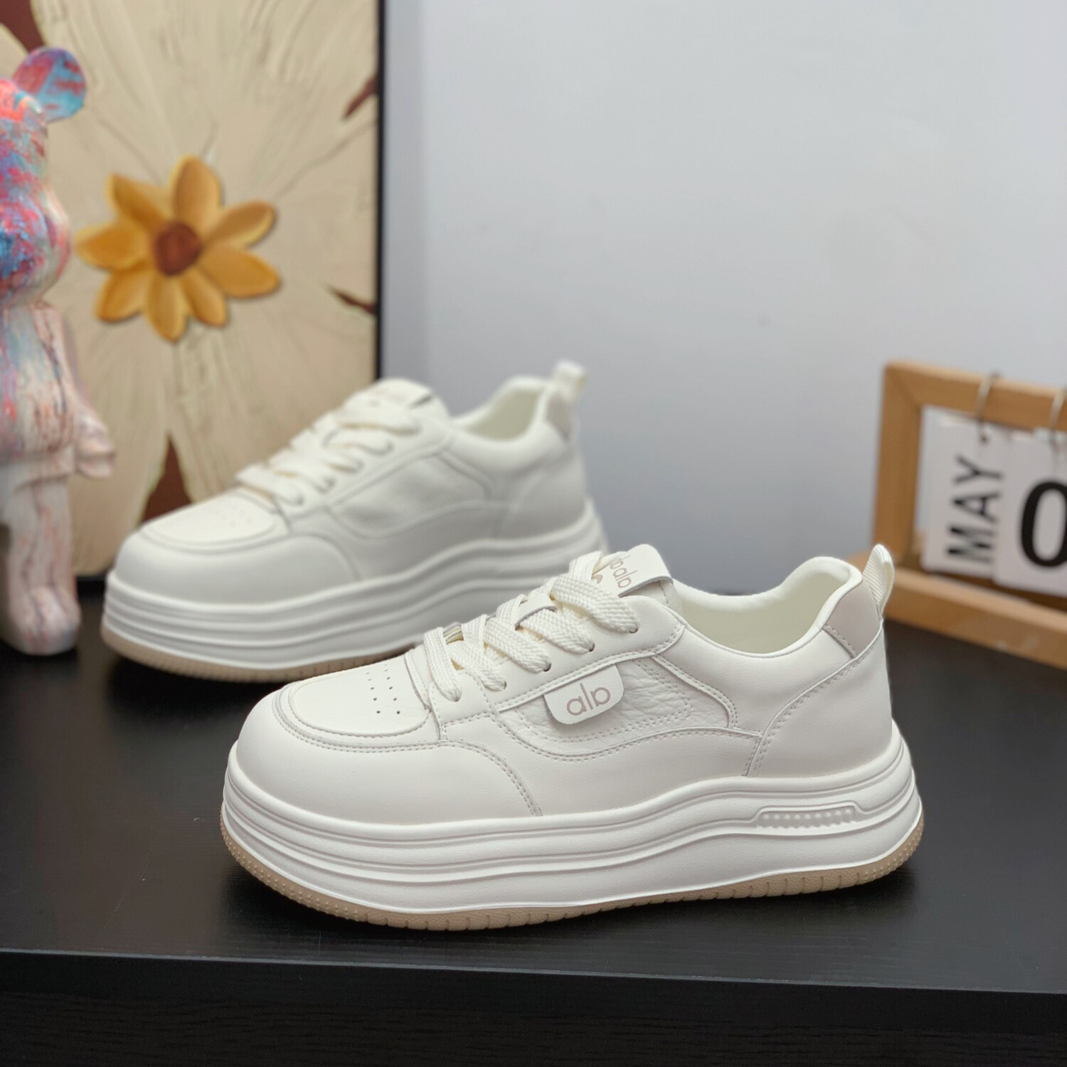 休闲百搭真皮小白鞋女2026春季新款韩版时尚厚底增高轻便运动板鞋