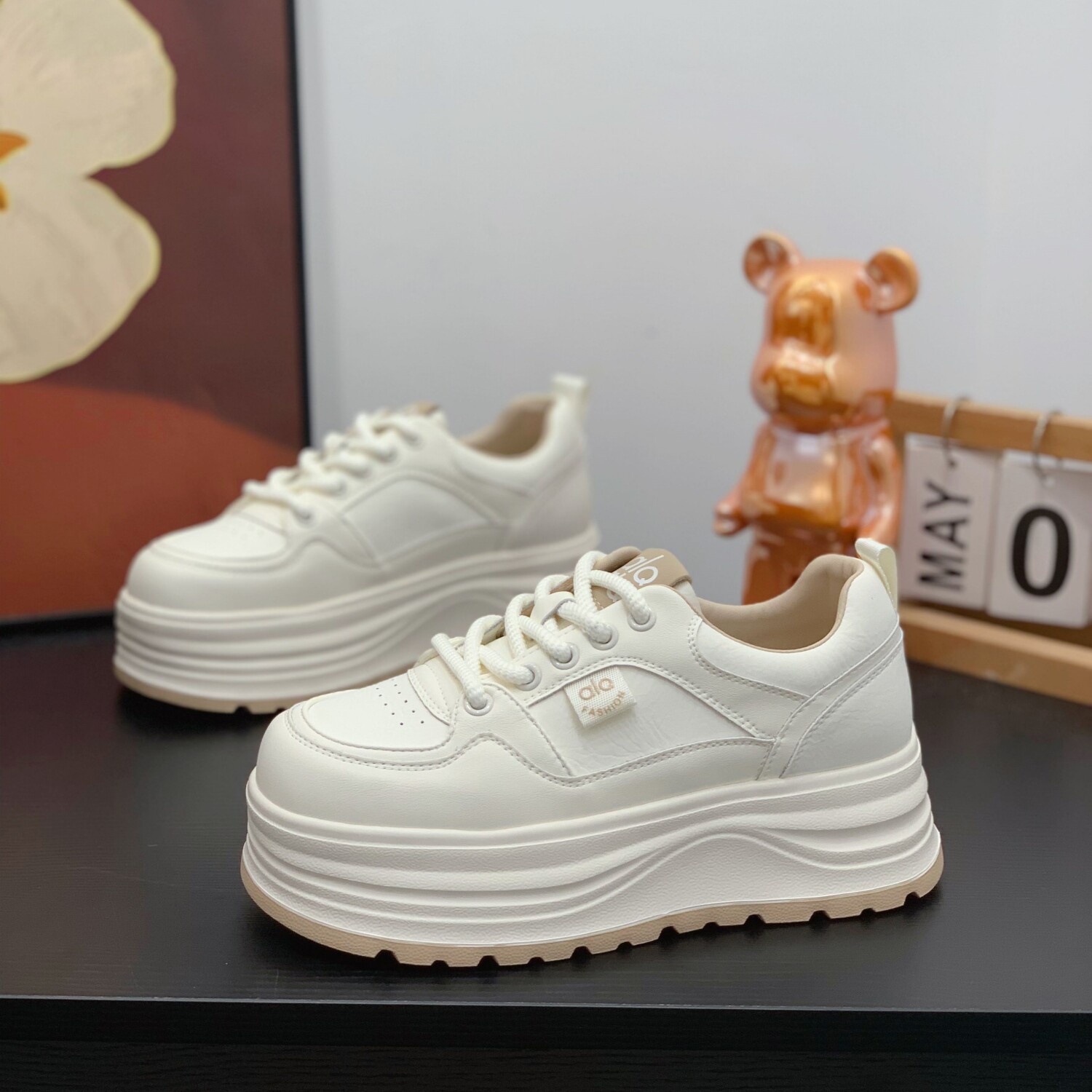 增高轻便爆款真皮小白鞋小个子女2026春季新款学院风厚底松糕板鞋