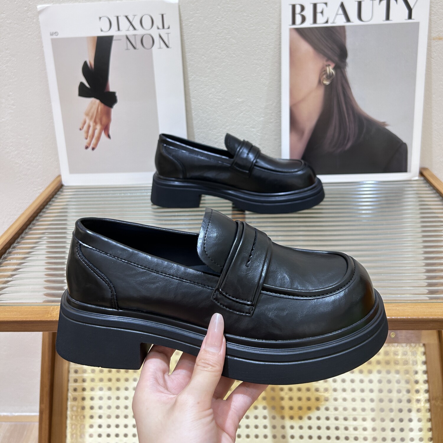 软皮软底简约高级时尚百搭乐福鞋