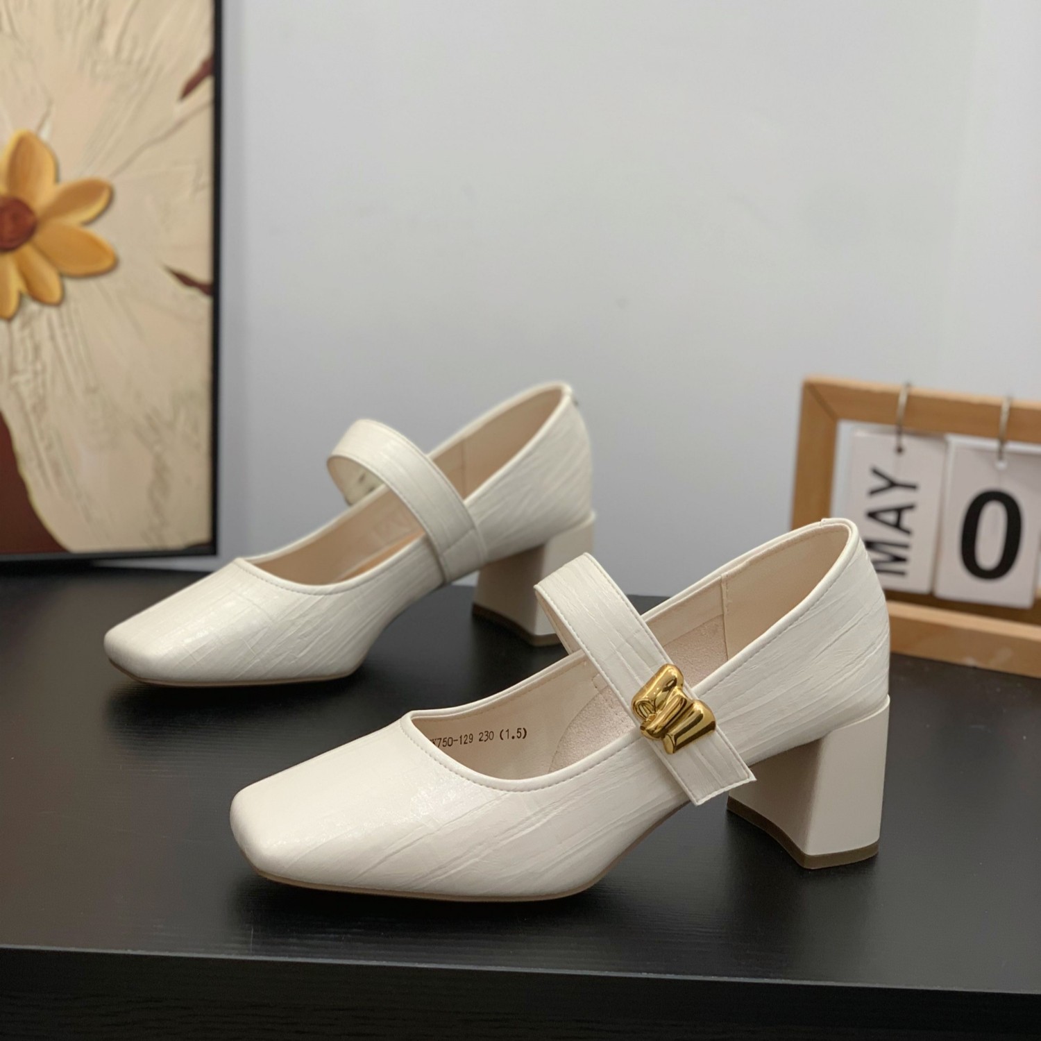 方头粗跟显瘦玛丽珍鞋女2026春季新复古气质一字带魔术贴浅口单鞋,女鞋,玛丽珍鞋,淘宝优惠券,粉丝福利购,淘宝优惠卷