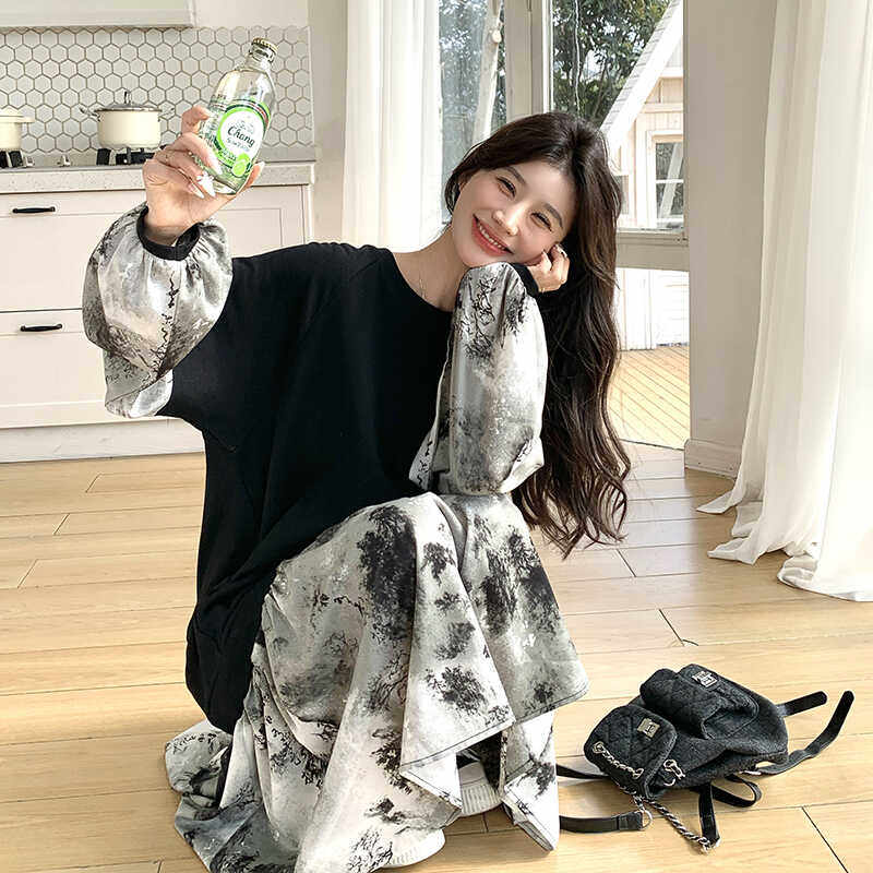 新中式黑色假两件水墨画拼接卫衣裙女2025春新款中长款过膝连衣裙，女装连衣裙，浙宝088