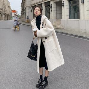 牛角扣羊羔毛绒大衣毛呢外套女冬季2024新款学院长款加厚宽松韩系图片