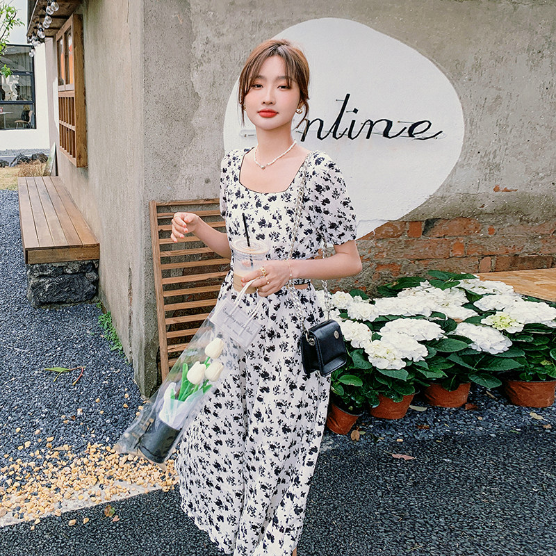 出货 M537P105K158 2024夏装长款小心机高品质碎花连衣裙图片