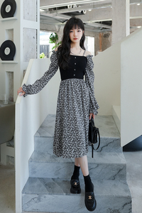 温柔风黑色长袖碎花连衣裙女春秋2025新款女装气质收腰别致长裙冬图片
