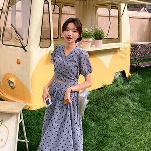 高级感灰色波点连衣裙女2025新款夏日绝美漂亮气质赫本风露腰长裙图片