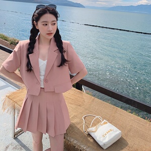 粉色西装百褶裙套装女薄款2023夏新款小个子高级感西服外套两件套,西装高跟鞋搭配商务图片