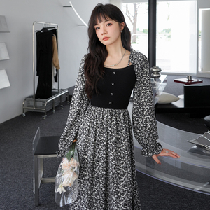 温柔风黑色长袖碎花连衣裙女春秋2025新款女装气质收腰别致长裙冬图片
