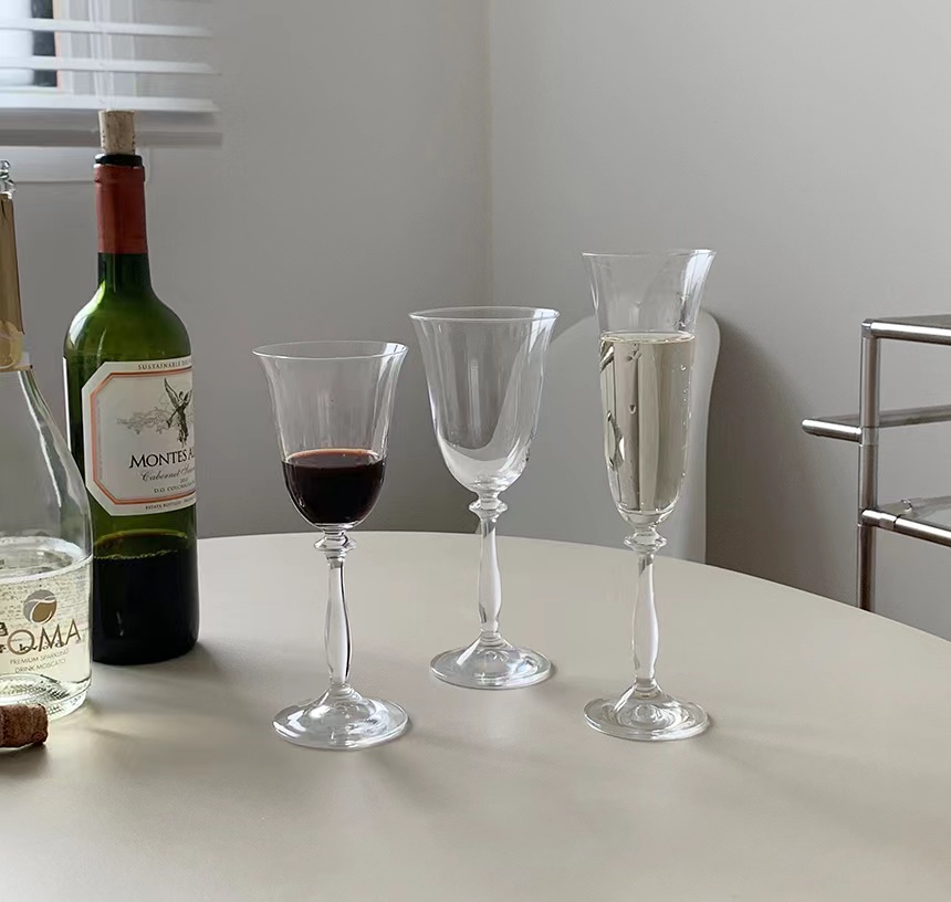 郁金香高脚玻璃鸡尾酒杯