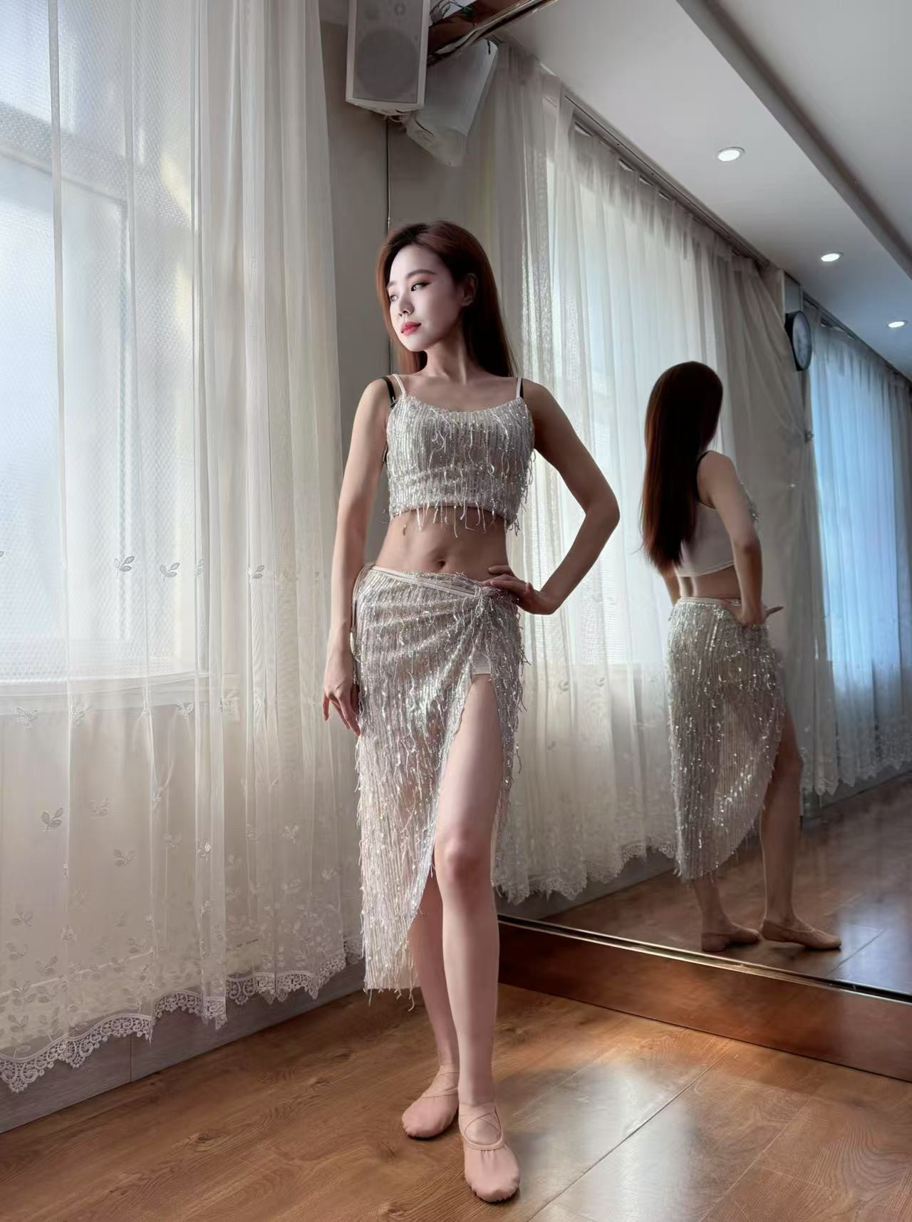 2025新款肚皮舞服装流苏亮片套装背心款裹裙套装表演服练习服女