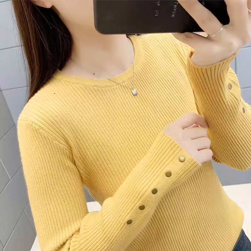 圆领打底衫女内搭洋气春装女2026年新款修身显瘦铆钉针织女士毛衣