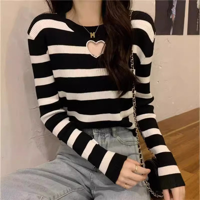 秋冬打底衫女高级感法式时髦时尚洋气内搭套头毛衣短款条纹上衣女