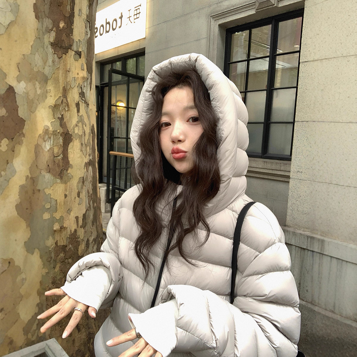 新国标90白鸭绒户外羽绒服女短款休闲连帽韩系排骨外套网红同款潮