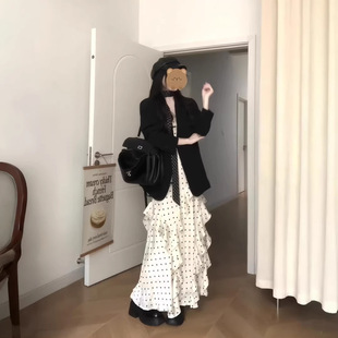 2026早春新款休闲感黑色西装外套女波点荷叶边连衣裙两件套套装女