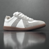 圆头拼色休闲鞋 品牌撤柜尾货男鞋 板鞋 真皮透气德训鞋 特价 清仓断码