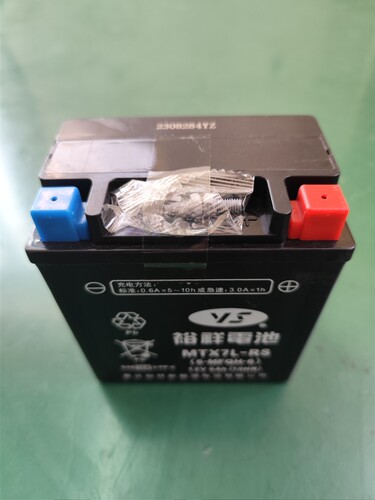 轻骑铃木GR150/QS150-5悍骏/-6悍道UR系列乐至/丽至QS110T-3电瓶