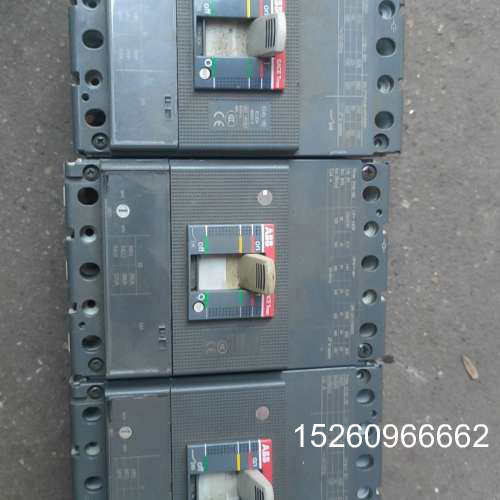 议价塑壳断路器XT4S160  3个货，1000议价