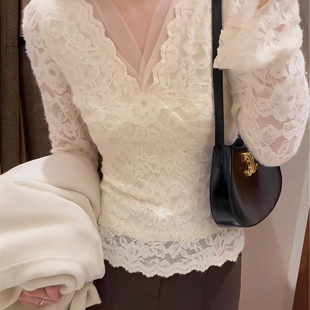 搭配皮草加绒V领气质拼接网纱蕾丝镂空显瘦长袖蕾丝衫内搭打底衣
